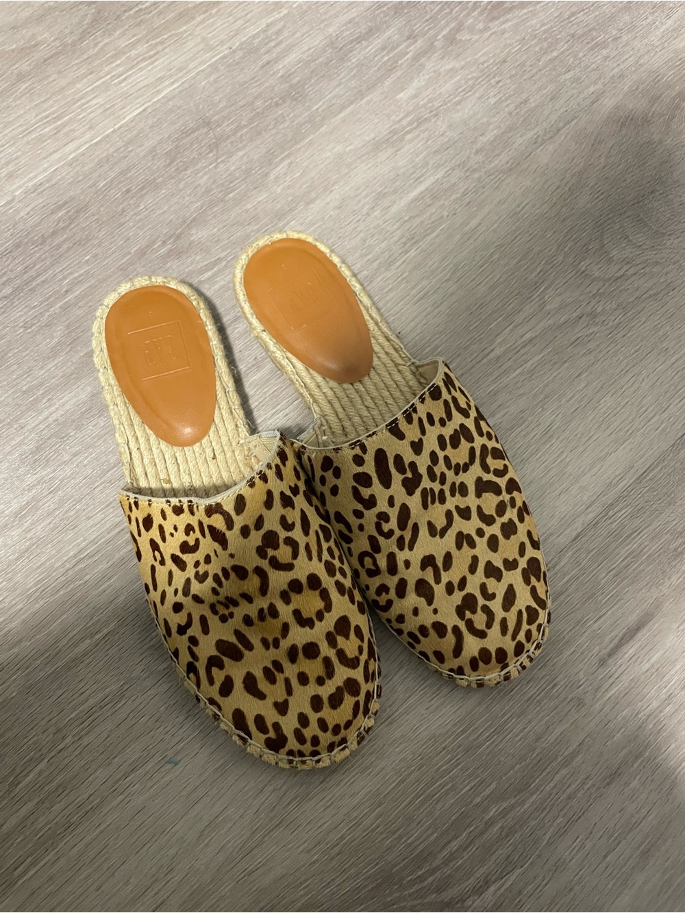 17 GAP Leopard Print Slip-On Espadrille Mules - Tan & Brown